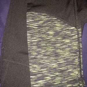 🤸🏽‍♀️A few extra pics for REEBOK LEGGINGS (xs)